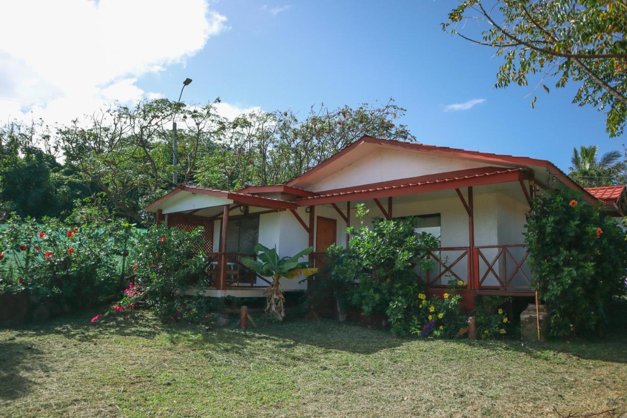 Cabanas Mana Nui Inn Hanga Roa Exterior photo